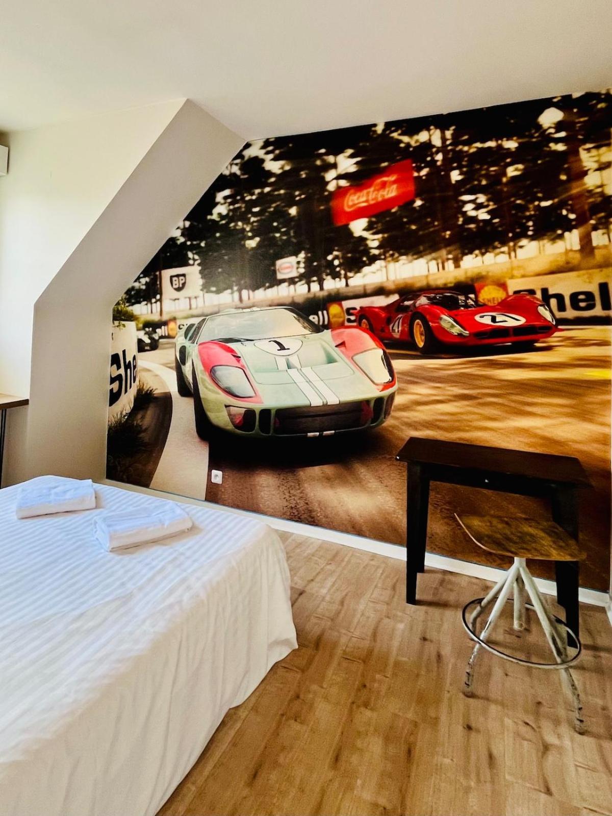 Vila Man Cave Le Mans Exteriér fotografie